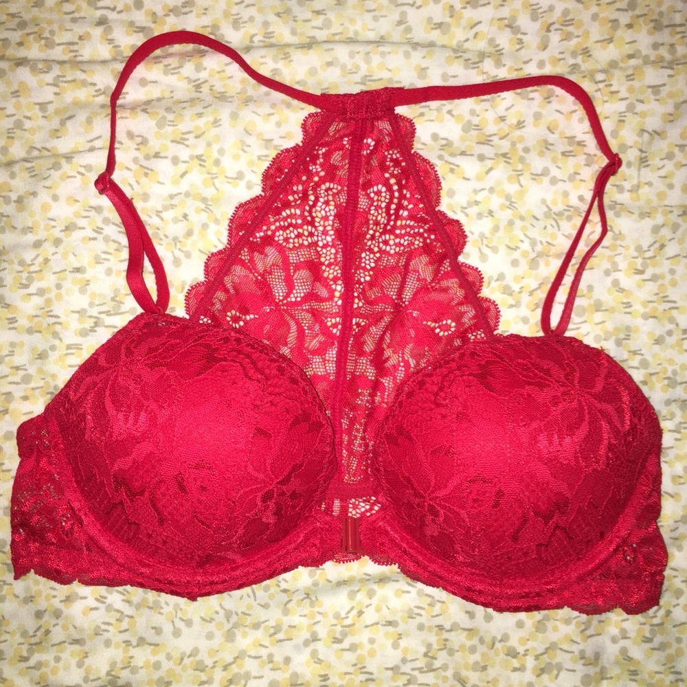 Victoria’s Secret / PINK red lace push-up bra